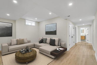 77 Thorndike St, Unit 1 in Brookline, MA - Building Photo - Building Photo