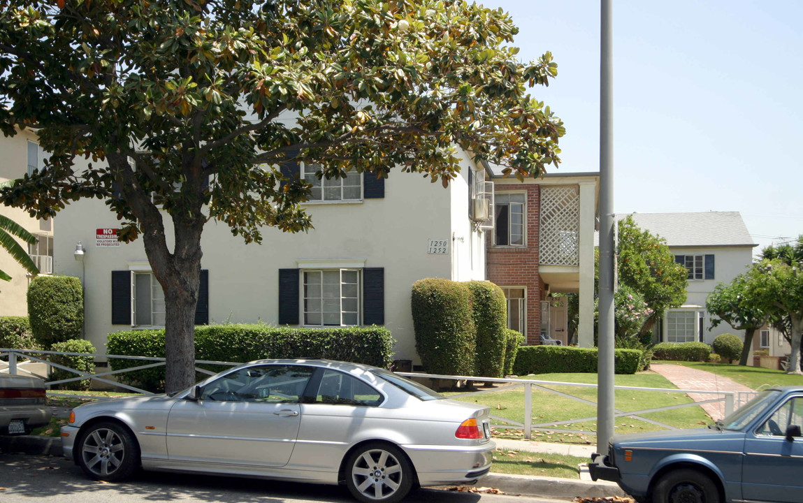 1248-1252 N Laurel Ave in West Hollywood, CA - Building Photo