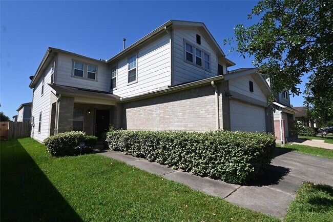property at 2722 Skyview Downs Dr