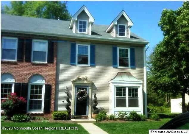 15 Beaumont Ct in Tinton Falls, NJ - Building Photo