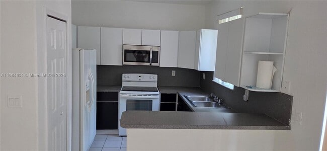2870 SE 15th Rd in Homestead, FL - Building Photo - Building Photo