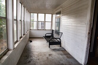 1305 E Hennepin Ave in Minneapolis, MN - Building Photo - Building Photo