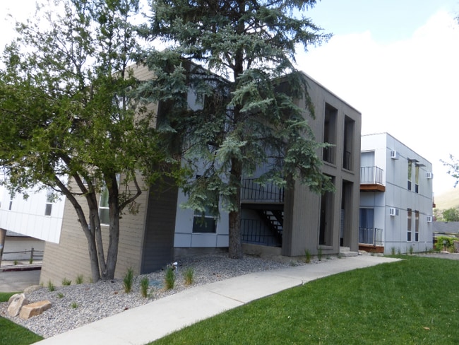 172 W Clinton Ave