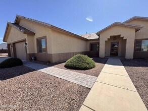 13031 W Stella Ct in Litchfield Park, AZ - Building Photo - Building Photo