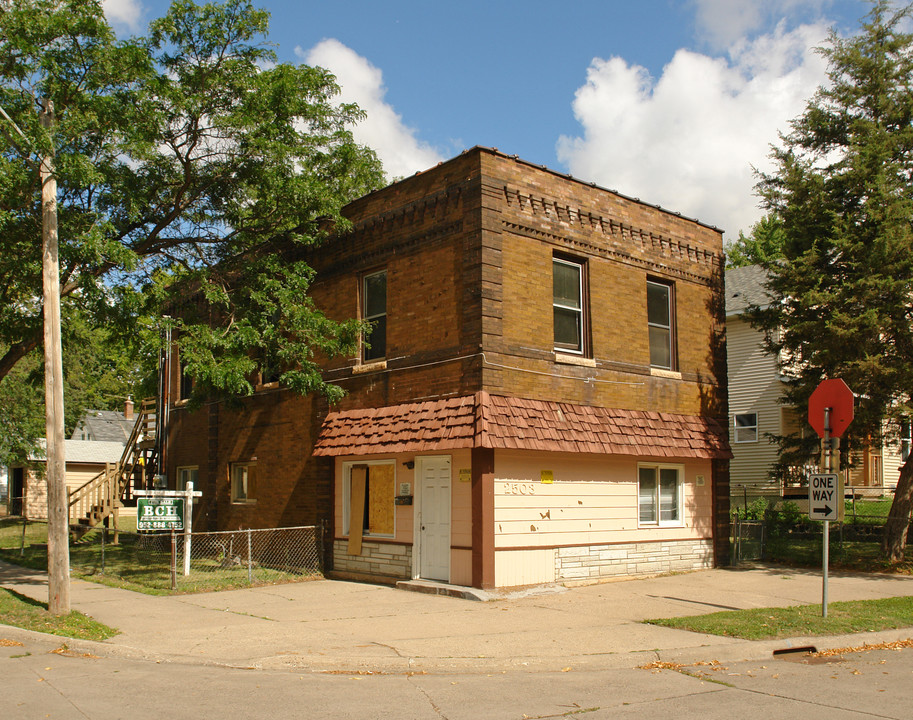 2503 Irving Ave N in Minneapolis, MN - Building Photo