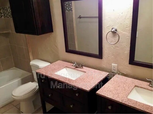 14327 N Pennsylvania Ave in Oklahoma City, OK - Foto de edificio - Building Photo