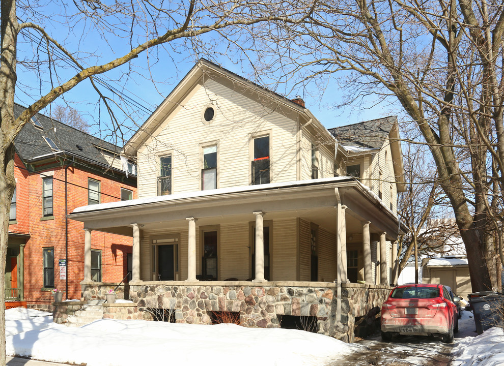 110 N Ingalls St in Ann Arbor, MI - Foto de edificio