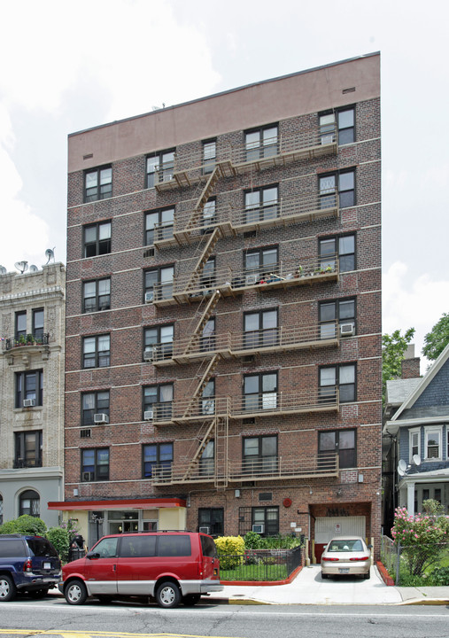 979-985 Ocean Ave in Brooklyn, NY - Building Photo