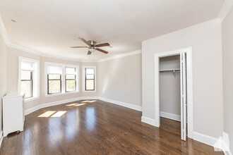 5075 N Wolcott Ave in Chicago, IL - Foto de edificio - Building Photo