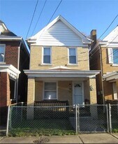 364 W 13th Ave in Homestead, PA - Building Photo