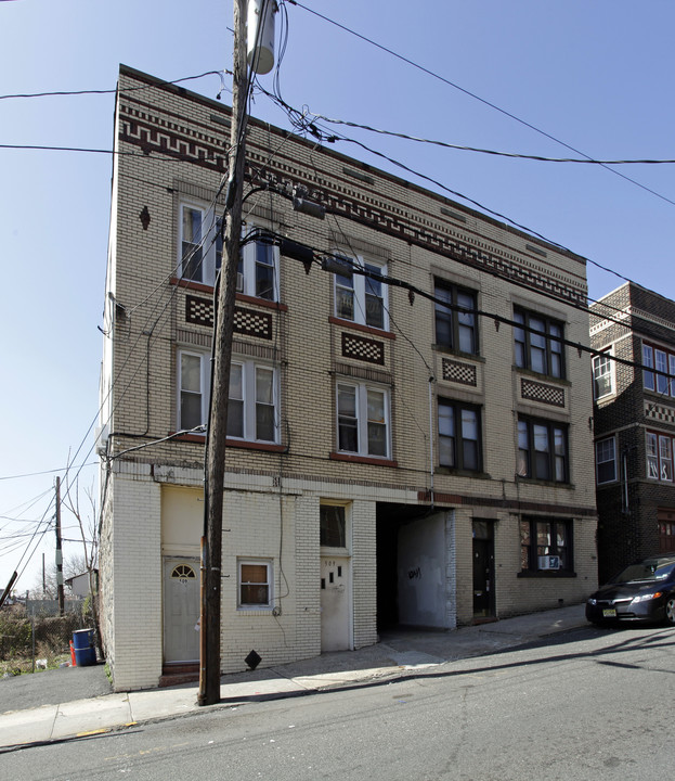 509-511 67th St in West New York, NJ - Building Photo