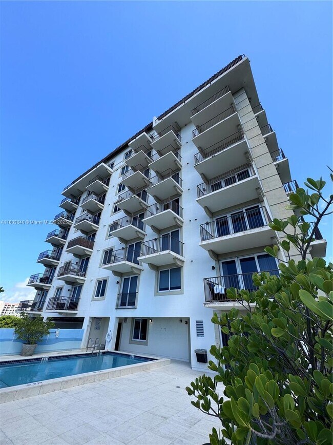 2701 SW 3rd Ave in Miami, FL - Building Photo - Building Photo