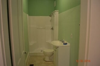 100 NE 4th St, Unit Downstairs in Milford, DE - Foto de edificio - Building Photo