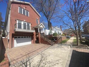 67 W 36th St in Bayonne, NJ - Building Photo - Building Photo