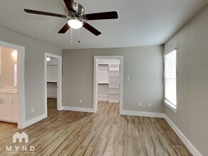 5736 Lone Star Cir in Granbury, TX - Building Photo - Building Photo