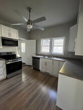 215 W Maple St in Vicksburg, MI - Building Photo - Building Photo