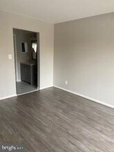 7604 Lakeside Village Dr in Falls Church, VA - Building Photo - Building Photo