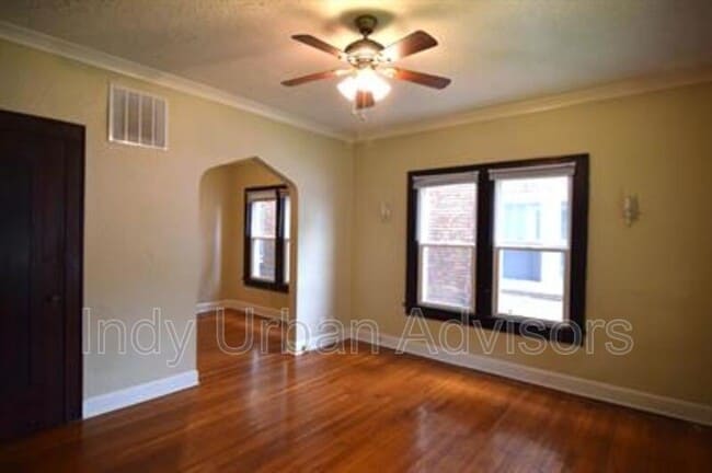 property at 2527 Shelby St