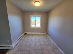 15 Reading Crescent in Saint John, NB - Building Photo - Building Photo