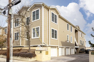 239 Beachfront in Manasquan, NJ - Foto de edificio - Building Photo