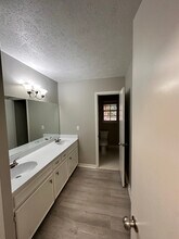 121 Fern Valley Rd in Brandon, MS - Foto de edificio - Building Photo