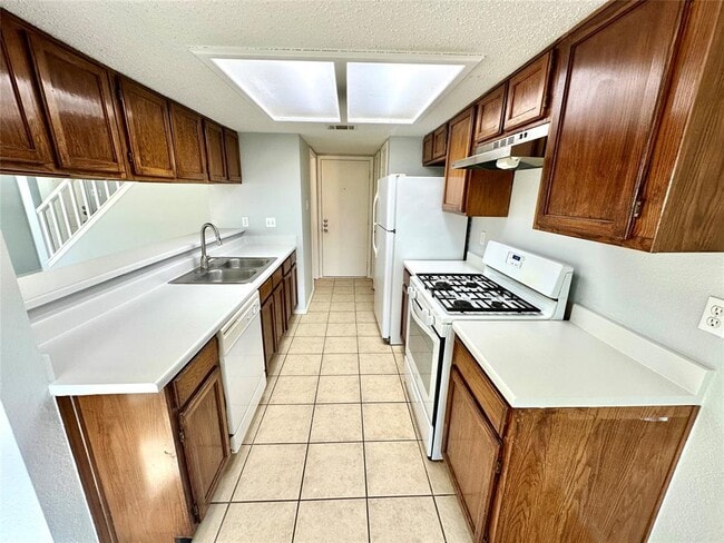 8011 Tuscarora Trail in Austin, TX - Building Photo - Building Photo