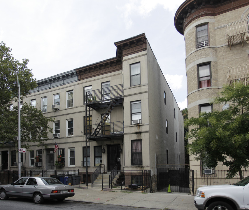 913 St johns Place in Brooklyn, NY - Foto de edificio