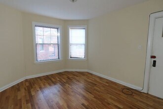 4329 N Wolcott Ave, Unit B4 in Chicago, IL - Building Photo - Building Photo