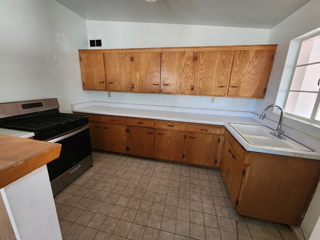 525 S Rosemont Ave in Tucson, AZ - Building Photo - Building Photo