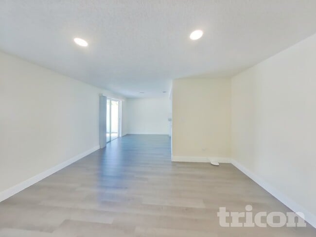 15936 Winding Dr in Tampa, FL - Building Photo - Building Photo