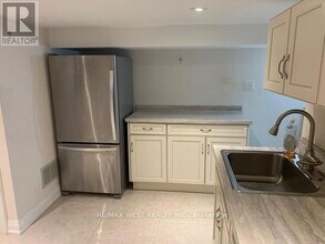 46 Westmoreland Ave in Toronto, ON - Building Photo - Building Photo