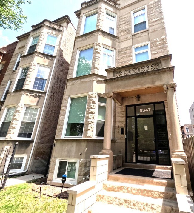 property at 6347 S Woodlawn Ave