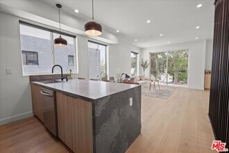 849 N June St in Los Angeles, CA - Building Photo - Building Photo