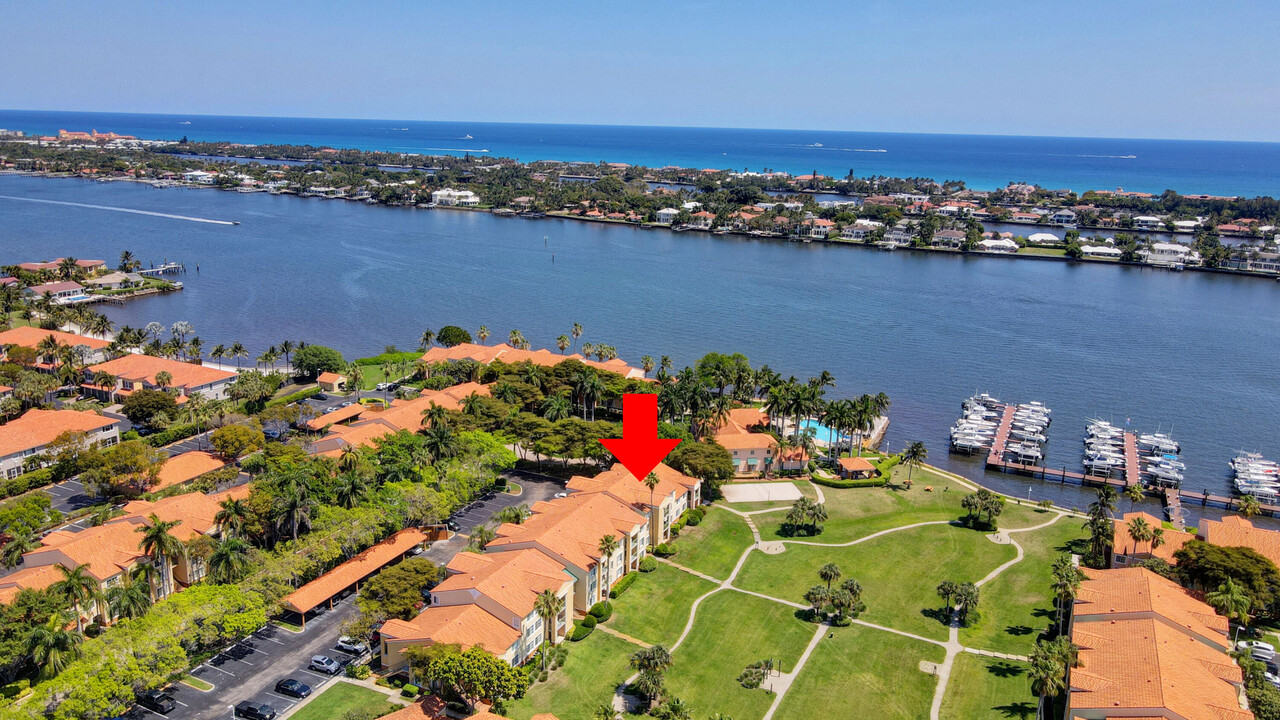 145 Yacht Club Way in Hypoluxo, FL - Building Photo