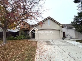 3648 Poppy Hill Way in Sacramento, CA - Building Photo
