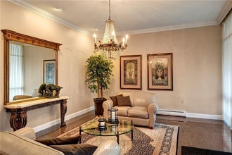 1001 Queen Anne Ave N in Seattle, WA - Foto de edificio - Building Photo