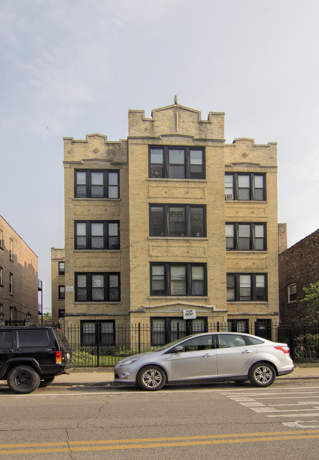 3155 W Augusta Blvd in Chicago, IL - Foto de edificio - Building Photo