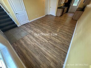 11 Basketball Ct in Bangor, ME - Building Photo - Building Photo