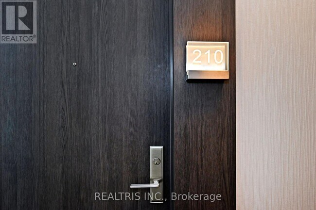 25-225 Water Walk Dr in Markham, ON - Building Photo - Building Photo