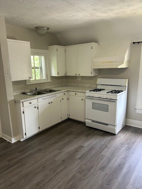 1622 2nd St in Cuyahoga Falls, OH - Building Photo