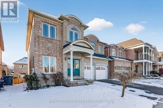 26 Rushworth Dr in Ajax, ON - Building Photo - Building Photo