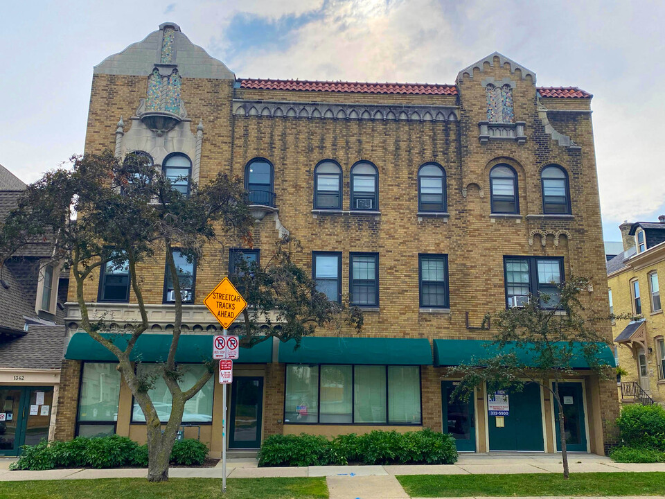 Astor Street Apartments in Milwaukee, WI - Building Photo