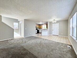 1583 NE Jessica Loop in Hillsboro, OR - Building Photo - Building Photo