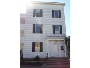 198 Alsace St-Unit -3 in Manchester, NH - Foto de edificio - Building Photo
