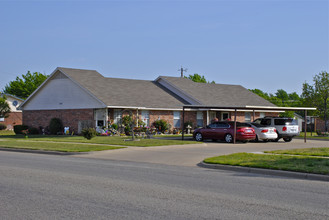 Hayden Apartments in Granbury, TX - Building Photo - Building Photo