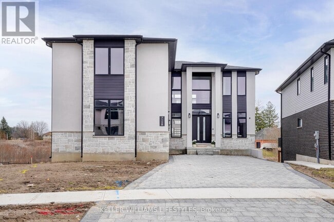 property at 7128 SIlver Creek Cir
