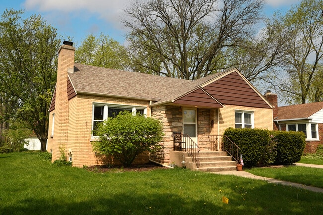 18450 Homewood Ave in Homewood, IL - Building Photo - Building Photo