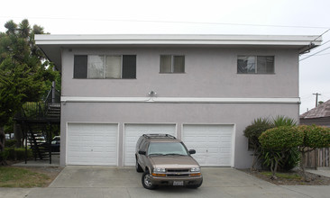 2800 Viola St in Oakland, CA - Building Photo - Building Photo