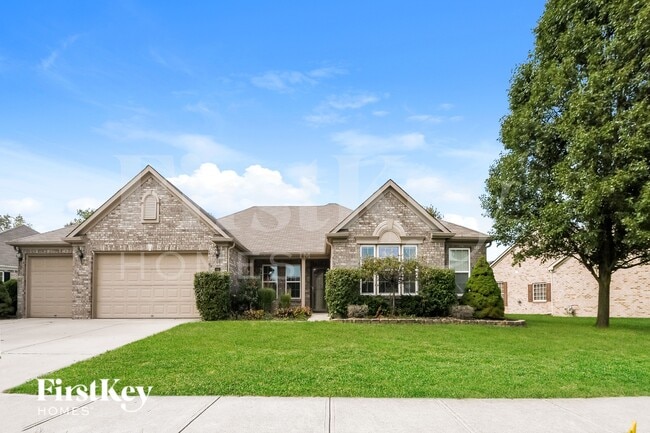 5696 West Port Drive in McCordsville, IN - Foto de edificio - Building Photo