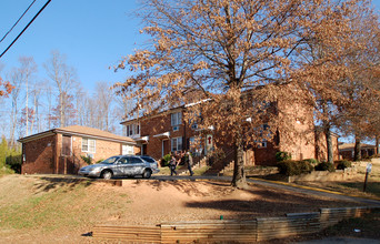 Randolph Hills Apartments in Charlotte, NC - Building Photo - Building Photo